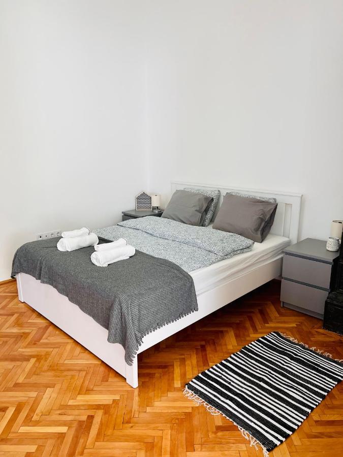 Apartment Friends Central Oradea Zewnętrze zdjęcie