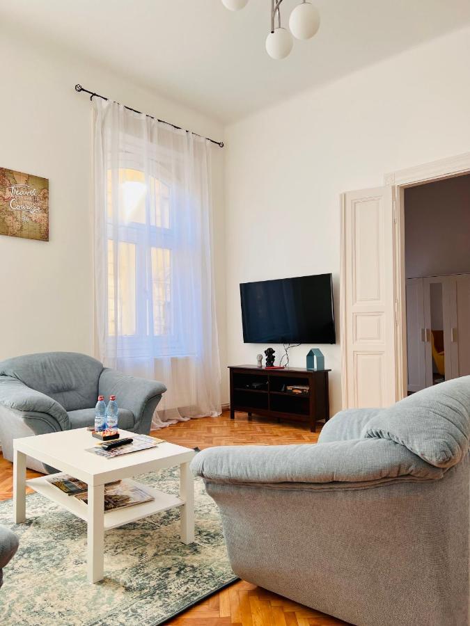 Apartment Friends Central Oradea Zewnętrze zdjęcie
