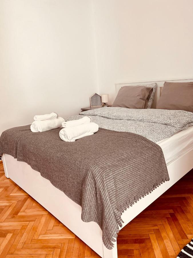 Apartment Friends Central Oradea Zewnętrze zdjęcie