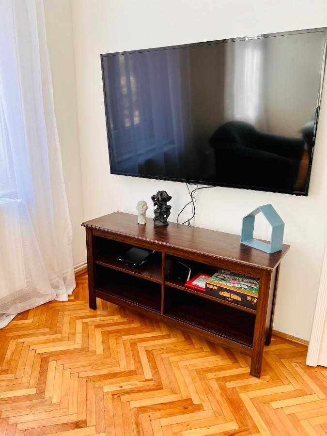 Apartment Friends Central Oradea Zewnętrze zdjęcie