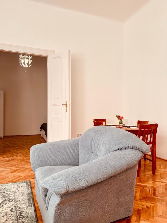 Apartment Friends Central Oradea Zewnętrze zdjęcie