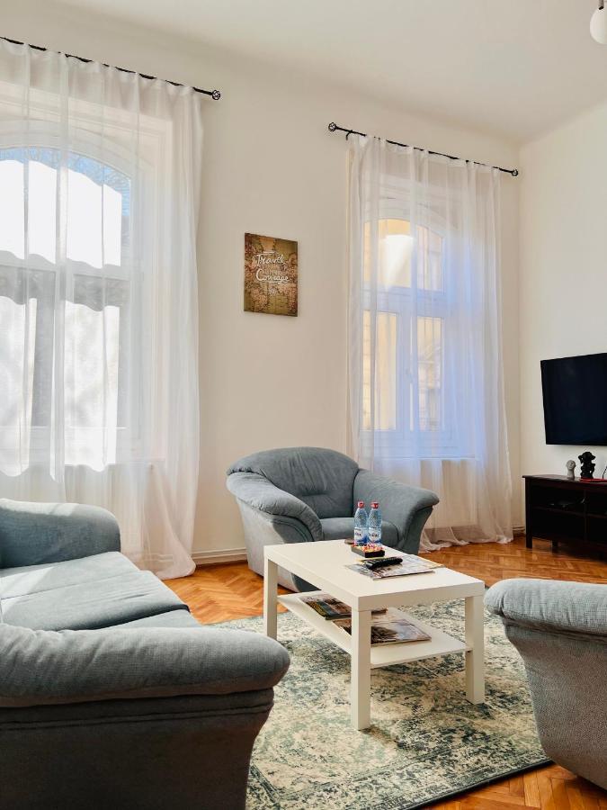 Apartment Friends Central Oradea Zewnętrze zdjęcie