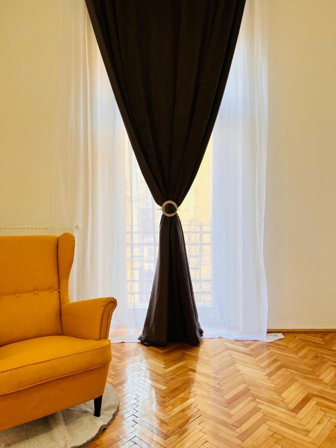 Apartment Friends Central Oradea Zewnętrze zdjęcie
