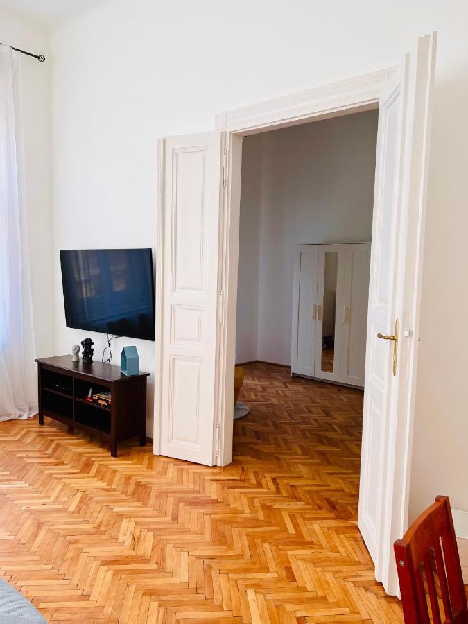 Apartment Friends Central Oradea Zewnętrze zdjęcie